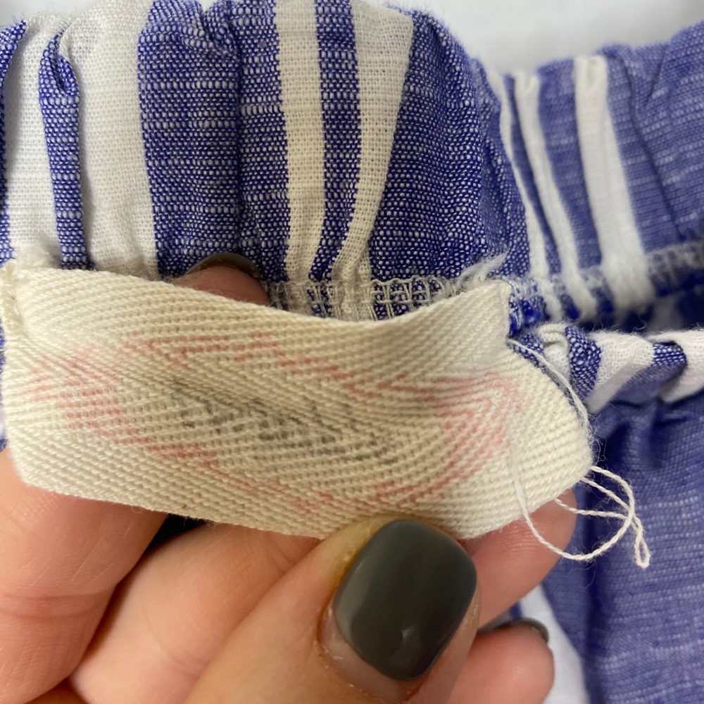 🌈5/$25🌈adorable blue/white off shoulders blouse - Picture 7 of 8